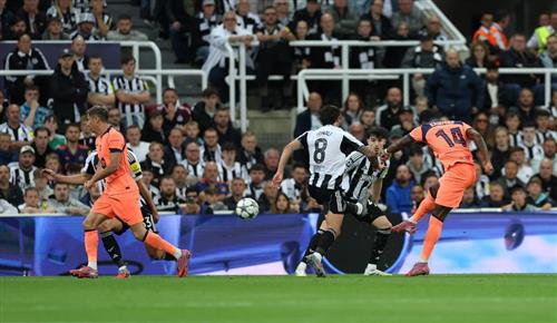 نيوكاسل يونايتد vs برشلونة