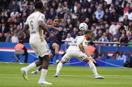 عدسات PSG وRC