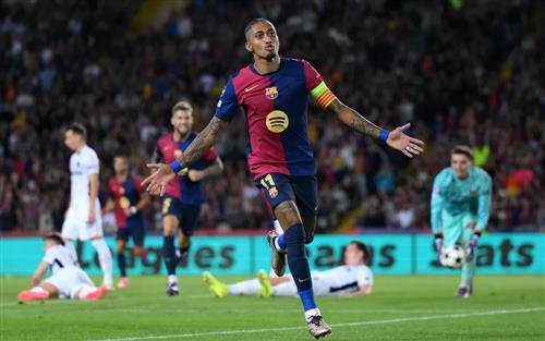 برشلونة ضد يونج بويز