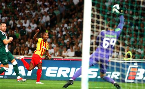 النتيجة التاريخية لمباراة باناثينايكوس vs RC Lens