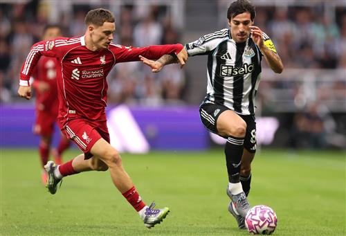نيوكاسل يونايتد vs ليفربول