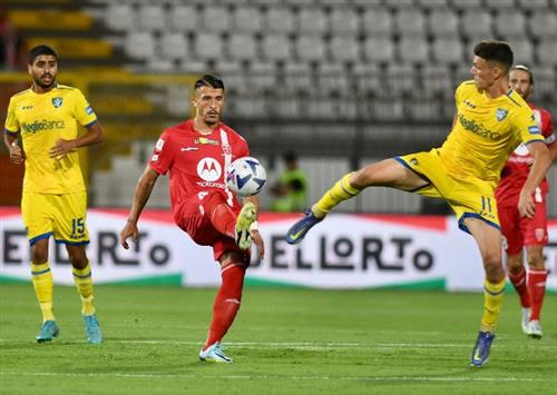 فروزينوني vs مونزا