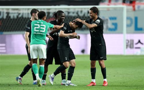 نيوكاسل يونايتد vs توتنهام هوتسبير