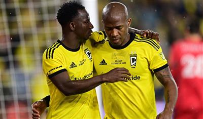 مسؤول MLS: تم إيقاف مهاجم نادي لوس أنجلوس ييبو ولاعب خط وسط كولومبوس جونز
