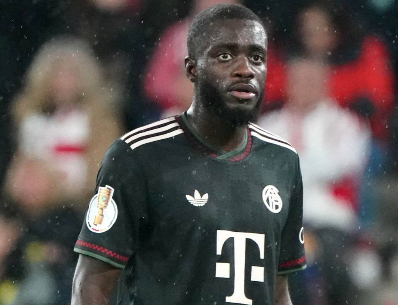 بيلد: الأخبار التي تفيد بأن يوبا وريال مدريد توصلا إلى اتفاق غير صحيحة، ولا يزال بايرن في مفاوضات تجديد العقد