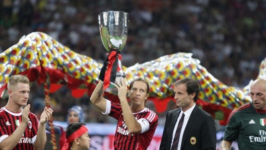 لاعب ميلان السابق: ميلان لا يمكن أن يفتقر إلى رابيو. لا ليو ولا نكونكو مناسبان للمركز الخامس.