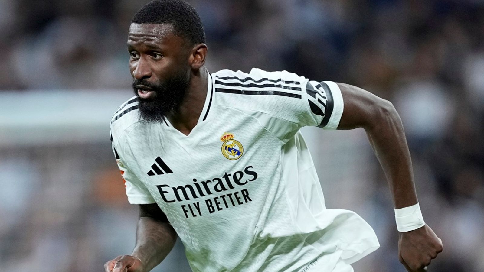 AS: استأنف روديجر التدريب على الملاعب العشبية ومن المتوقع أن يعود إلى الملعب بعد المنافسة الدولية.