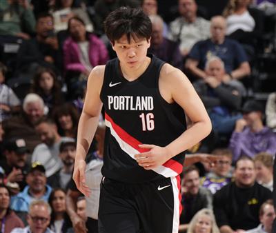 Zeng Lingxu: تأثير هؤلاء اللاعبين الخمسة في Trail Blazers جيد جدًا، ناهيك عن أن Yang Hansen لا يمكنه حتى الوصول إلى Klingen.
