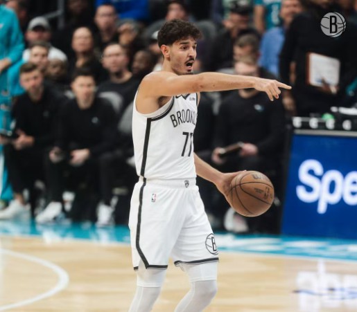 التوصية الرسمية لـNets: عمرها 19 عامًا و191 يومًا! أصبح بن ساراف لاعبًا أساسيًا في السنة الثانية في تاريخ نتس