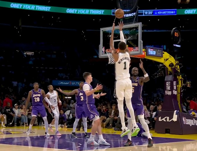 ارتكب كل من Wenban وDoncic 4 أخطاء! وحقق توتنهام رميات حرة 16-8 وفاز ليكرز بفارق 9 نقاط في ربع واحد