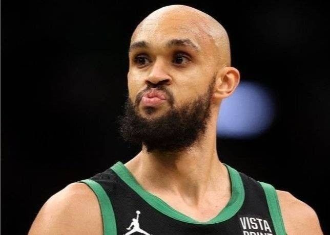 الأبيض: سوف يقوم ماجورا بتشغيل المؤثرات الصوتية للمدافع الرشاشة أثناء التدريب لإيصالنا إلى حالة تنافسية بسرعة