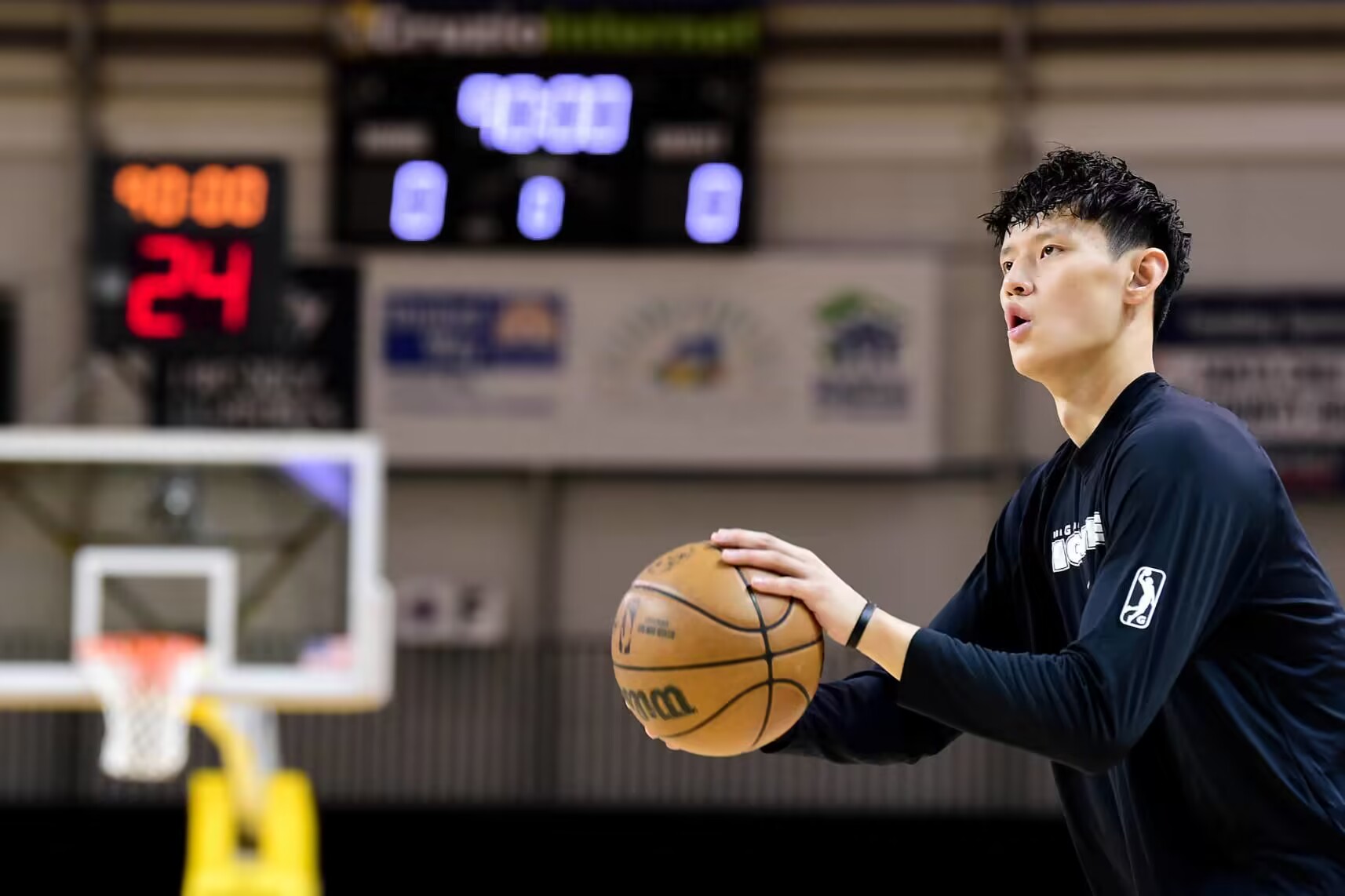 وسائل إعلام أسترالية: يمارس Zeng Fanbo حاليًا في ملبورن وقد جذب انتباه العديد من فرق NBL